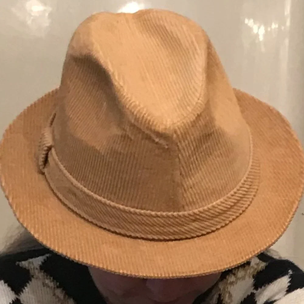 DOBBS.Pace Setter Collection Corduroy Fedora 7 1/4
